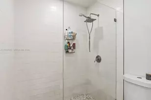 3400 Emerald Oaks Dr, Hollywood, FL 33021 - Photo 49