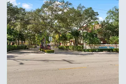3400 Emerald Oaks Dr #801, Hollywood, FL 33021 - Photo 11