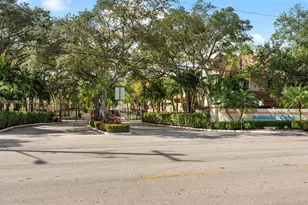 3400 Emerald Oaks Dr, Hollywood, FL 33021 - Photo 11
