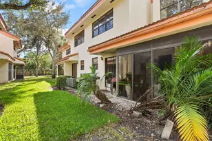3400 Emerald Oaks Dr, Hollywood, FL 33021 - Photo 9