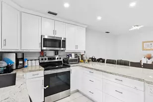 3400 Emerald Oaks Dr, Hollywood, FL 33021 - Photo 35