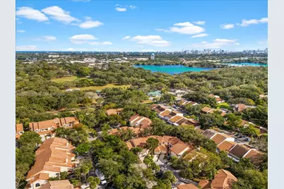3400 Emerald Oaks Dr #801, Hollywood, FL 33021 - Photo 21