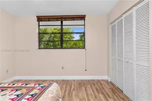 901 Colony Point Cir, Pembroke Pines, FL 33026 - Photo 29