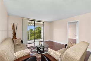 901 Colony Point Cir, Pembroke Pines, FL 33026 - Photo 15