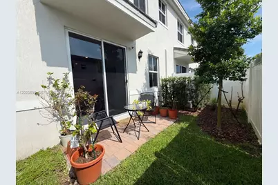 217 SW 170th Ave, Pembroke Pines, FL 33027 - Photo 11