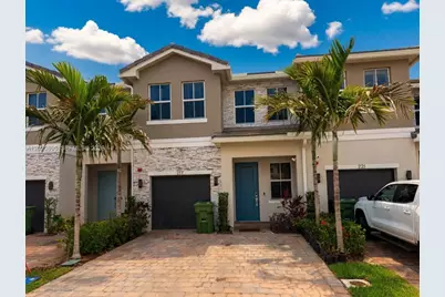 217 SW 170th Ave, Pembroke Pines, FL 33027 - Photo 1