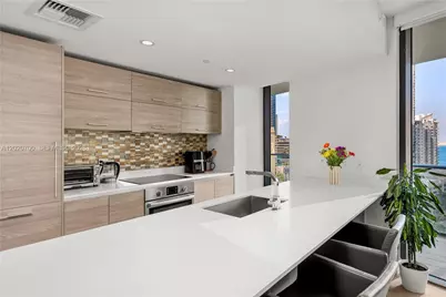 1300 S Miami Ave #1405, Miami, FL 33130 - Photo 9