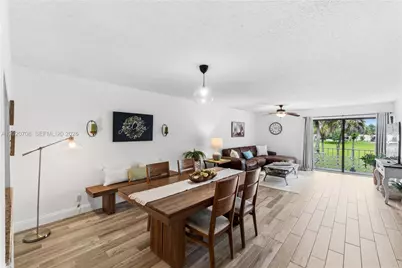430 Commodore Dr #213, Plantation, FL 33325 - Photo 13