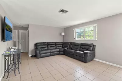 2275 SW 15th St, Miami, FL 33145 - Photo 15