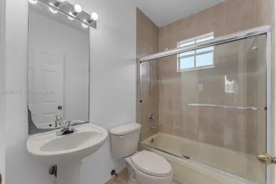 11318 NW 44th Ter, Doral, FL 33178 - Photo 17