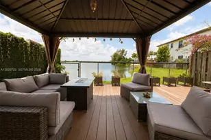 20636 NE 5th Pl, Miami, FL 33179 - Photo 3