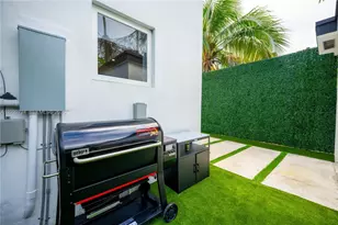 545 NW 47th St, Miami, FL 33127 - Photo 37
