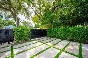 545 NW 47th St, Miami, FL 33127 - Photo 31