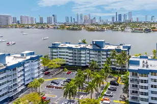 16558 NE 26th Ave, North Miami Beach, FL 33160 - Photo 43