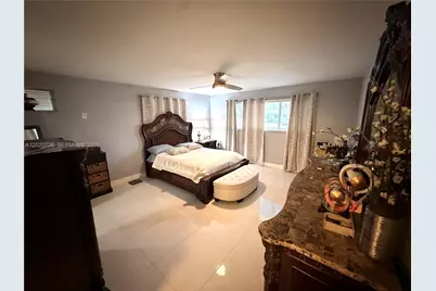 661 SW 67th Ave, Pembroke Pines, FL 33023 - Photo 27