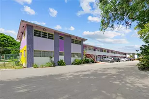 245 NE 191st St, Miami, FL 33179 - Photo 19