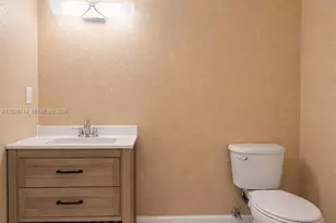 1015 NW 8th Ave, Fort Lauderdale, FL 33311 - Photo 9
