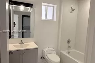 811 E 52nd St, Hialeah, FL 33013 - Photo 23