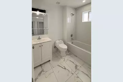 811 E 52nd St #101, Hialeah, FL 33013 - Photo 25