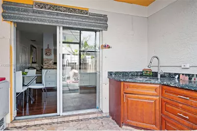 255 E 3rd St #1, Hialeah, FL 33010 - Photo 25