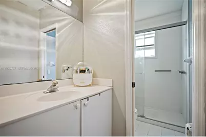 255 E 3rd St #1, Hialeah, FL 33010 - Photo 17
