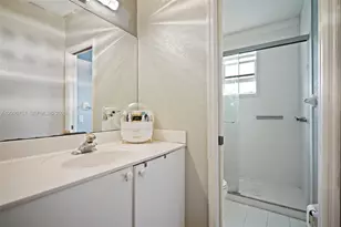255 E 3rd St, Hialeah, FL 33010 - Photo 17