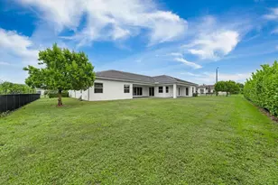 2031 Meadows Dr, Davie, FL 33324 - Photo 39