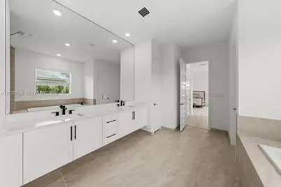 2031 Meadows Dr, Davie, FL 33324 - Photo 23