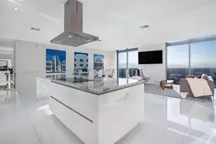 88 SW 7th St, Miami, FL 33130 - Photo 7