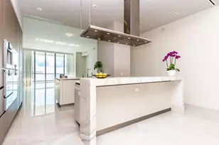 18501 E Collins, Sunny Isles Beach, FL 33160 - Photo 3