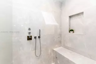18501 E Collins, Sunny Isles Beach, FL 33160 - Photo 31
