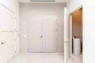 18501 E Collins, Sunny Isles Beach, FL 33160 - Photo 15