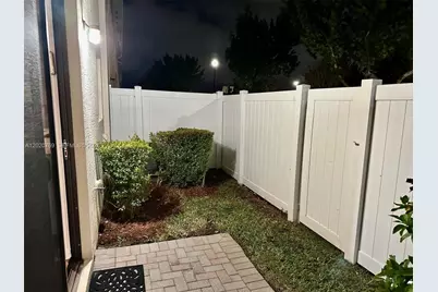 438 NE 194th Ter #438, Miami, FL 33179 - Photo 21