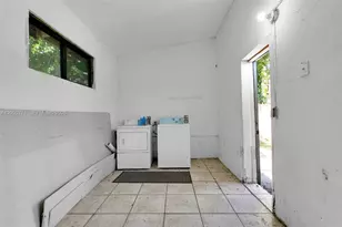 1918 NW 19th Ave, Miami, FL 33125 - Photo 11