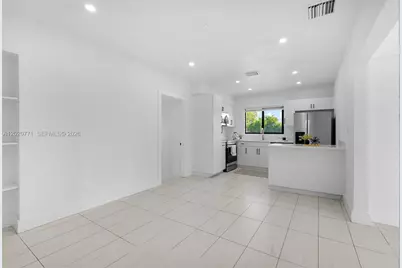 1918 NW 19th Ave, Miami, FL 33125 - Photo 25