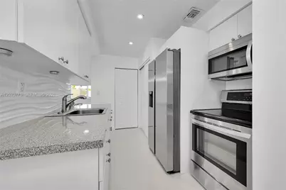6720 NW 174th Ter #F-18, Hialeah, FL 33015 - Photo 17