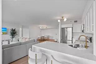 19101 NE 36th Ct, Aventura, FL 33180 - Photo 3