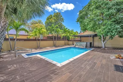 1010 NE 204th Ter, Miami, FL 33179 - Photo 55
