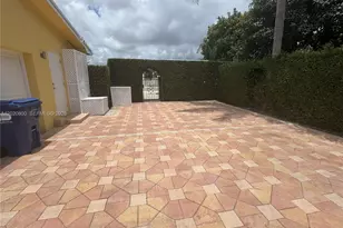 8605 SW 106th St, Miami, FL 33156 - Photo 1