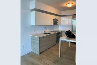 1300 Brickell Bay Dr #1805, Miami, FL 33131 - Photo 3