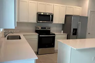 853 SW 12th St, Florida City, FL 33034 - Photo 7