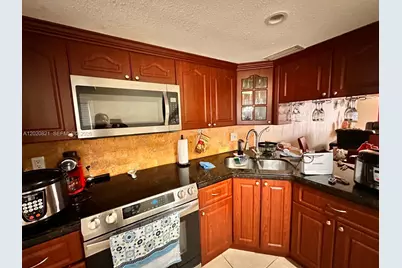 5953 W 28th Ave #24, Hialeah, FL 33016 - Photo 9