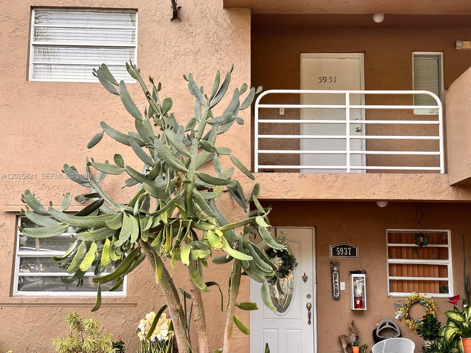 5953 W 28th Ave #24 - 5953 W 28th Ave #24, Hialeah, FL 33016 Luxury Property | Jose Angel Pina