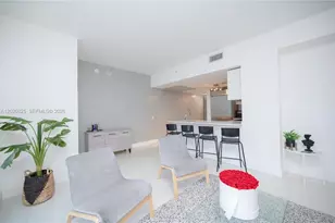 1300 Brickell Bay Dr, Miami, FL 33131 - Photo 7