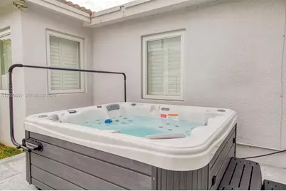 1239 Washington St #1239, Hollywood, FL 33019 - Photo 29