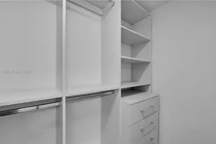 555 NE 34th St, Miami, FL 33137 - Photo 25