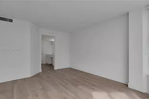 555 NE 34th St, Miami, FL 33137 - Photo 19
