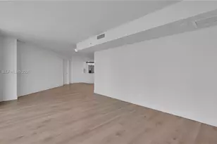 555 NE 34th St, Miami, FL 33137 - Photo 15