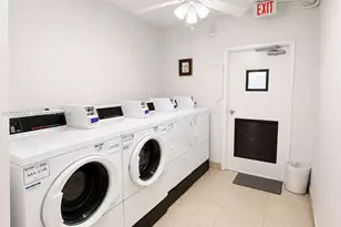 1460 NE 169th St, North Miami Beach, FL 33162 - Photo 25
