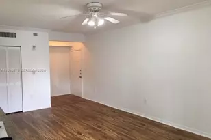 131 SW 117th Ave, Pembroke Pines, FL 33025 - Photo 3
